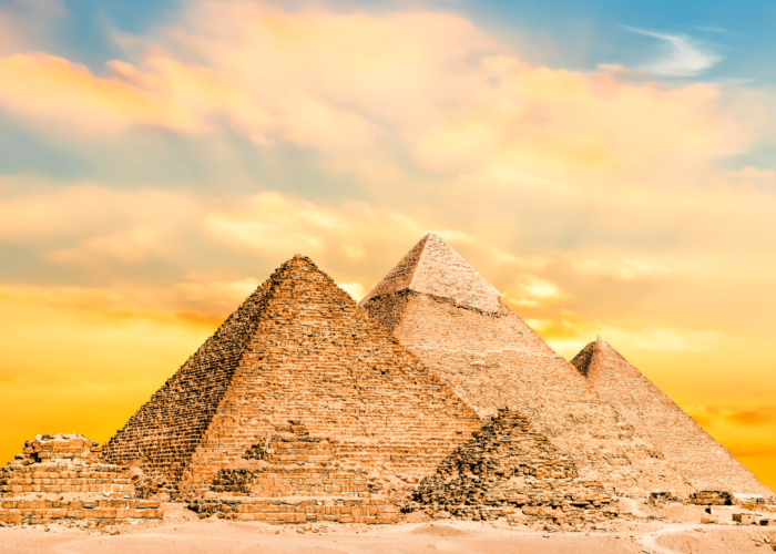 Day Tour To Pyramids And Egyptian Museum & Khan Al-Khalili