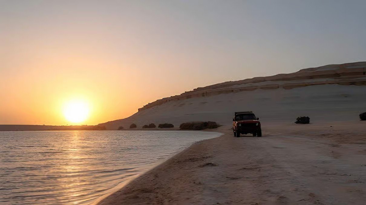 Cairo Fayoum Desert Safari with Wadi al-Hitan and Sandboarding